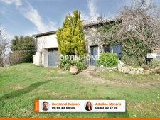 EXCLUSIVITE / Charmante maison de village avec garage et terrasse / 63160 Montmorin