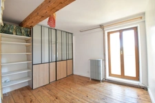 EXCLUSIVITE / Ravissante maison de village avec son petit garage  / 63800 Saint Bonnet les Allier