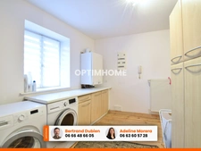 EXCLUSIVITE / Superbe maison de ville rénovée avec terrasse, cour, garage et cave / 63160 Billom