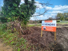 EXCLUSIVITE / Beau terrain / 907 m2 / 63160 Glaine Montaigut