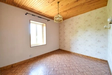 EXCLUSIVITE / Belle maison avec dépendances et garage / 63520 Estandeuil
