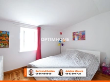 EXCLUSIVITE / Superbe maison de ville rénovée avec terrasse, cour, garage et cave / 63160 Billom