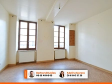 Immeuble à vendre BILLOM (63) / Local commercial et Grand logement