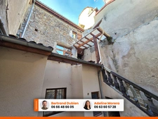 Immeuble à vendre BILLOM (63) / Local commercial et Grand logement