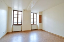 Immeuble à vendre BILLOM (63) / Local commercial et Grand logement