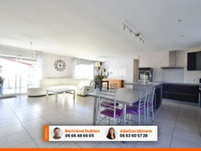 EXCLUSIVITE / Belle maison de plain pied avec double garage / 63160 Glaine Montaigut