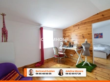 EXCLUSIVITE / Superbe maison de ville rénovée avec terrasse, cour, garage et cave / 63160 Billom