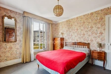 Élégante maison de 206 m² sur 1 052 m² de terrain – À deux pas du lac d’Enghien