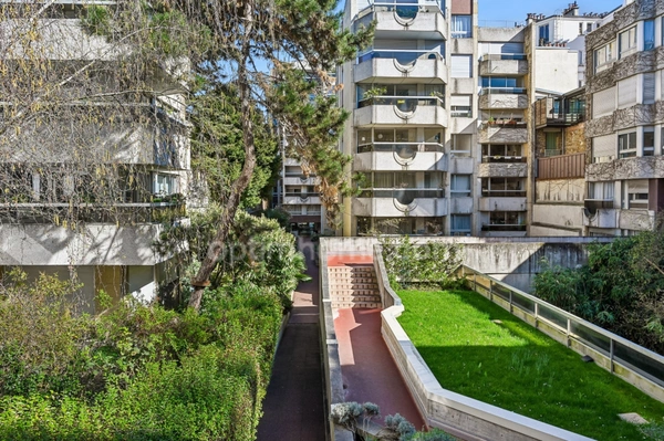 Parc Montsouris,  Appartement de 88m2 avec balcon, cave et parking