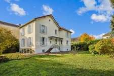 Élégante maison de 206 m² sur 1 052 m² de terrain – À deux pas du lac d’Enghien