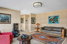 Parc Montsouris,  Appartement 3 pièces de 88m2 avec 2 balcons, cave et parking