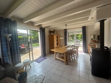 Brison-Saint-Innocent, maison (1997) 4 pièces 89 m² env. garage, terrain de 900 m² env. avec piscine.