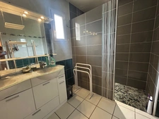 larajasse magnifique maison (2001) 5 pièces 102 m2 env, garage, terrasse abritée, abri, terrain de 1233 m2 env