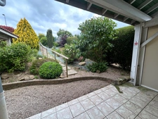 larajasse magnifique maison (2001) 5 pièces 102 m2 env, garage, terrasse abritée, abri, terrain de 1233 m2 env