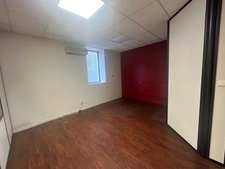  Rumilly  emplacement numéro 1 pas de porte de local commercial bureaux 182 m2 env 