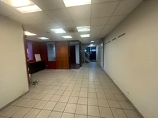  Rumilly  emplacement numéro 1 pas de porte de local commercial bureaux 182 m2 env 