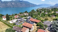 Tresserve (vue lac du Bourget)  tenements immobilier de 280 m2 env avec corps de ferme, garage, atelier.