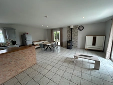 larajasse magnifique maison (2001) 5 pièces 102 m2 env, garage, terrasse abritée, abri, terrain de 1233 m2 env