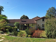 Bel ensemble immobilier avec 1 gite ou maison d'amis, piscine, au calme et sans vis à vis