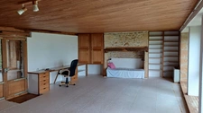 Belle maison en pierre avec sol en pisé, sur plus de 5ha avec étang