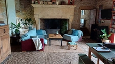 Belle maison en pierre avec sol en pisé, sur plus de 5ha avec étang