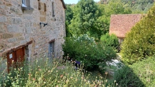 Maison du 17ème dans environnement très calme, avec un gite ou maison d'amis