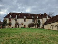 Château du 17éme dans un superbe environnement aux portes de Périgueux