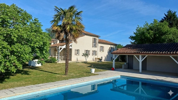 Maison à vendre 7 pièces ROUFFIGNAC SAINT CERNIN DE REILHAC (24)