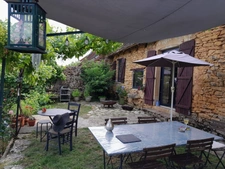 Belle maison en pierre avec sol en pisé, sur plus de 5ha avec étang