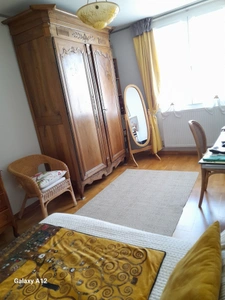Quartier Coty (Tours Nord), charmant appartement Duplex de 100 m² situé au 1er étage avec parking sécurisé et cave