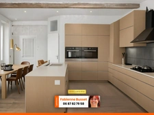 Centre ville de St SAVIN (86310) -  A vendre immeuble de 3 logements  comprenant 10 pièces  sur un terrain de 424 m²