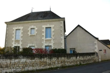 Centre de Port de Piles, maison de caractère en pierre de taille, 210 m² habitables sur un terrain clos de 4805 m²