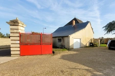 Centre de Port de Piles, maison de caractère en pierre de taille, 210 m² habitables sur un terrain clos de 4805 m²