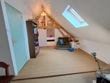 L'Île Bouchard, très belle demeure de caractère offrant 220 m² habitables, sur un parc arboré de 5 345 m², 7 chambres, nombreuses dépendances, cave et piscine.