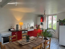 Au cœur de Sepmes, charmant village à 5 mn de Ste Maure et de l'autoroute A10, belle maison en pierre de 140 m² habitables sur 1495 m² de terrain.