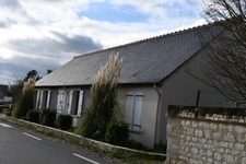 Centre bourg de La Celle st Avant avec tous ses commerces, ensemble immobilier de 3 logements individuels de plain-pied pour 150 m² habitables