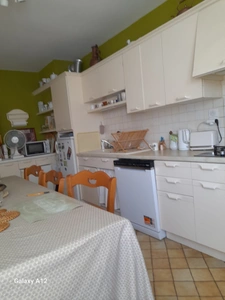 Quartier Coty (Tours Nord), charmant appartement Duplex de 100 m² situé au 1er étage avec parking sécurisé et cave