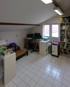 Au cœur de Sepmes, charmant village à 5 mn de Ste Maure et de l'autoroute A10, belle maison en pierre de 140 m² habitables sur 1495 m² de terrain.