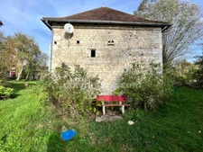 Marcé/Esves - Ancien moulin et ses nombreuses dépendances - Maison principale, grange, 2 gîtes + autres dépendances - Terrain de 5000 m²