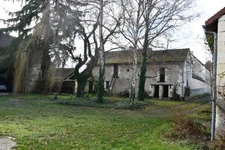 Marcé/Esves - Ancien moulin et ses nombreuses dépendances - Maison principale, grange, 2 gîtes + autres dépendances - Terrain de 5000 m²