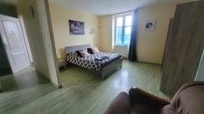 LE GRAND PRESSIGNY (Sud 37), belle maison de caractère composée de 3 logements indépendants et offrant 259 m² habitables pour 11 pièces, sur un terrain arboré d'environ 7 360 m².