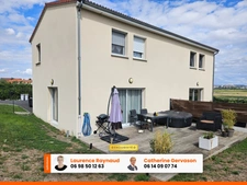 Maison à vendre 8 pièces PERIGNAT LES SARLIEVE (63)