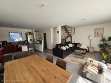 Maison à vendre 8 pièces PERIGNAT LES SARLIEVE (63)