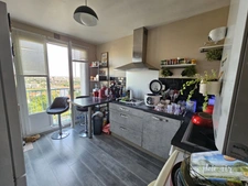 Appartement lumineux avec balcon- places de parking- 2 chambres- quartier Oradou -CLERMONT FERRAND (63)