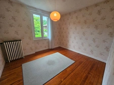 Maison à vendre 4 chambres- 2 garages- terrain 767 m2- LA ROCHE BLANCHE (63670)