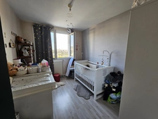 Appartement lumineux avec balcon- places de parking- 2 chambres- quartier Oradou -CLERMONT FERRAND (63)