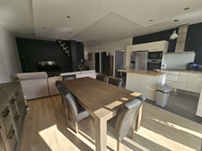 LE CENDRE – Maison familiale rénovée avec 5 chambres, garage de 98 m² et jardin intime