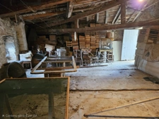 Maison à rénover 5 pièces au coeur du village de VEYRE MONTON 