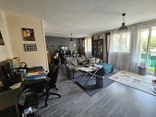 Appartement lumineux avec balcon- places de parking- 2 chambres- quartier Oradou -CLERMONT FERRAND (63)