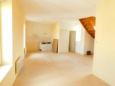 Immeuble à vendre ERNEE (53)